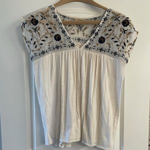 White embroidered lucky brand shirt